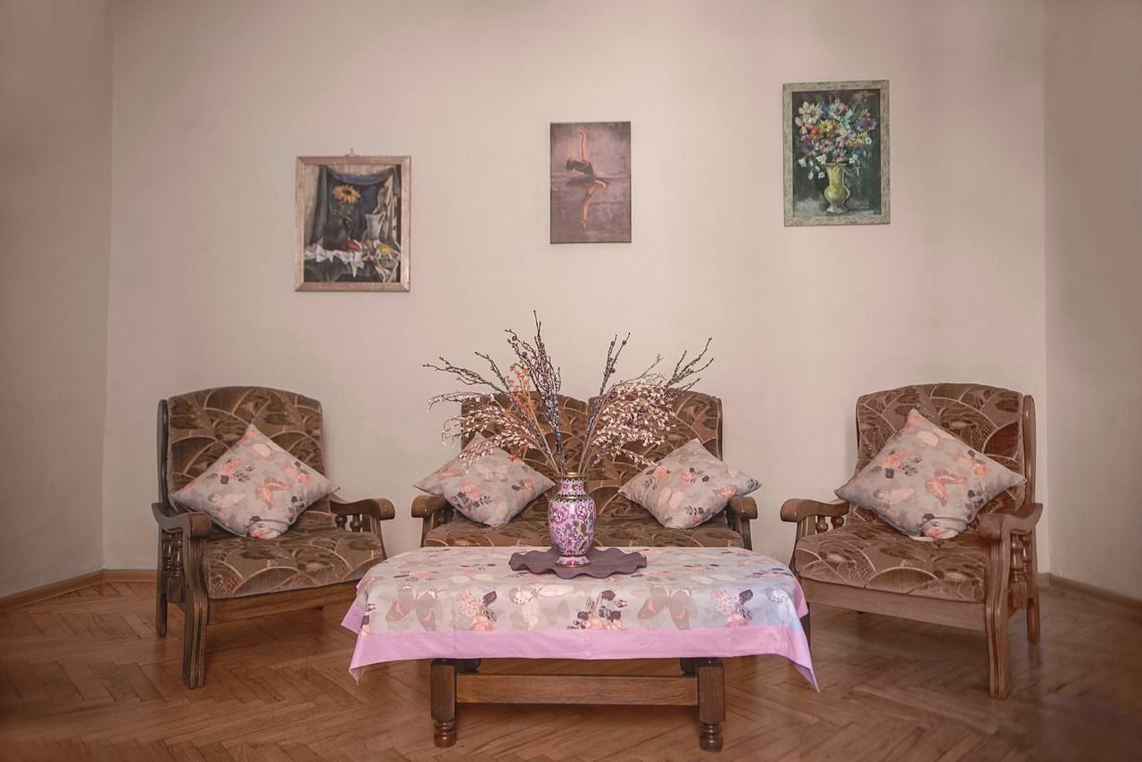 Гостевой дом Century House On Vera Тбилиси-16