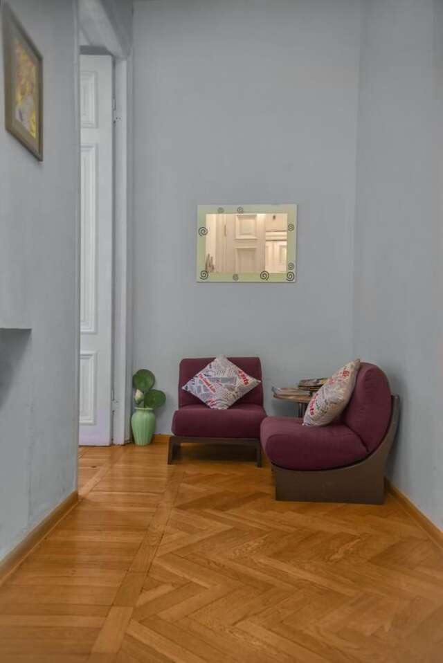 Гостевой дом Century House On Vera Тбилиси-21