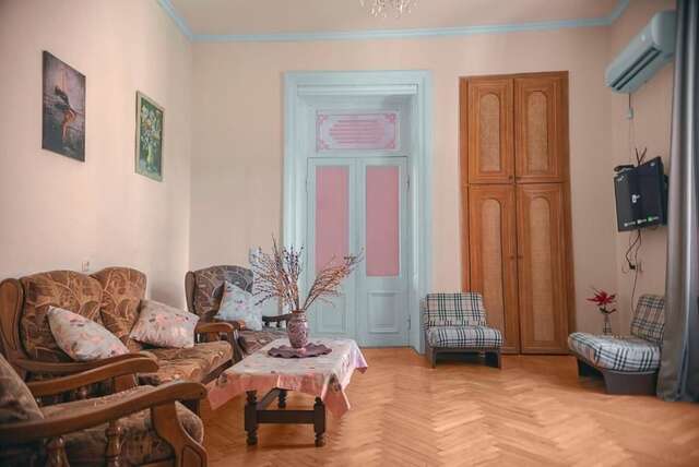 Гостевой дом Century House On Vera Тбилиси-38